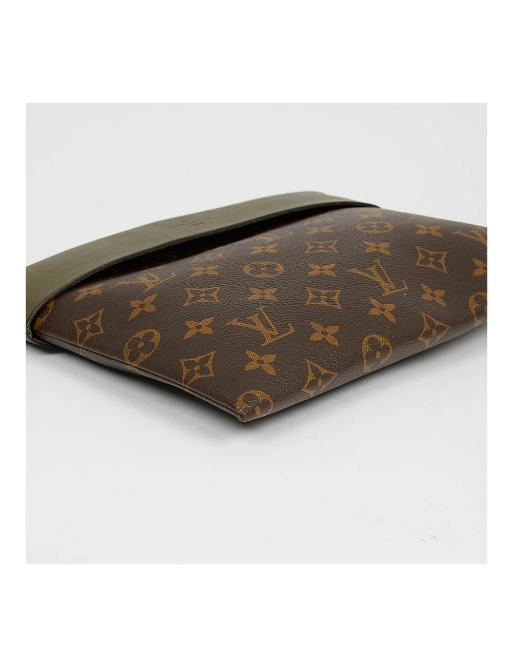 LOUIS VUITTON pochette monogram et revers kaki