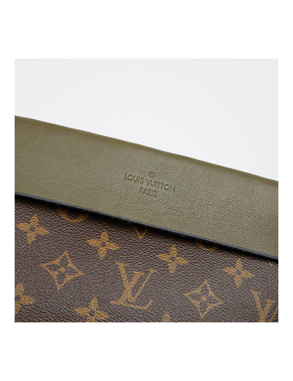 LOUIS VUITTON pochette monogram et revers kaki