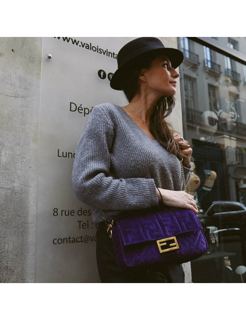 Baguette FENDI velours embossé