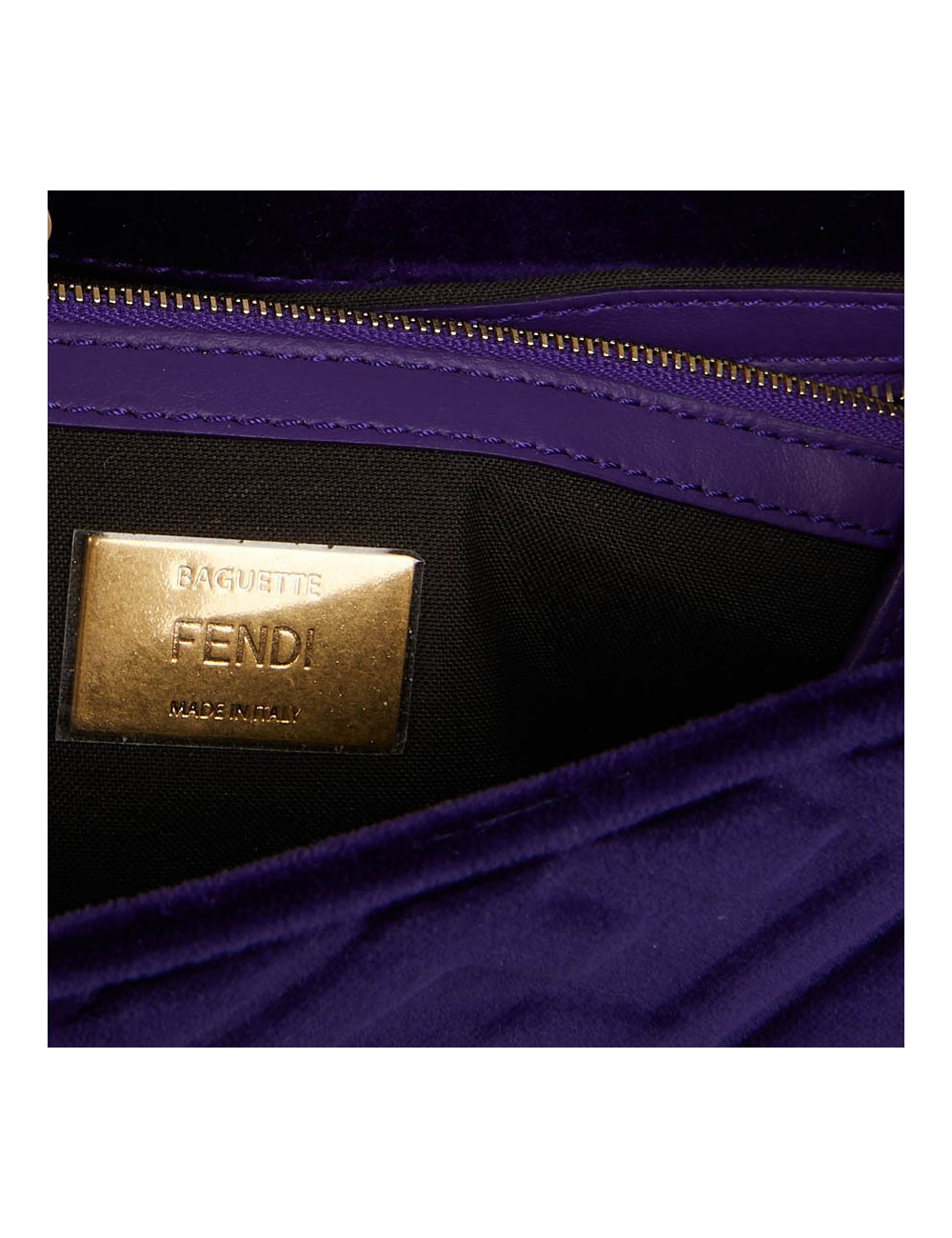 Baguette FENDI velours embossé
