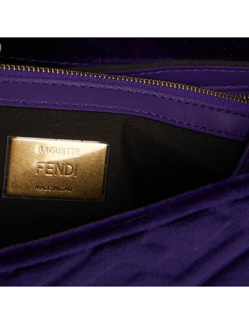 Baguette FENDI velours embossé