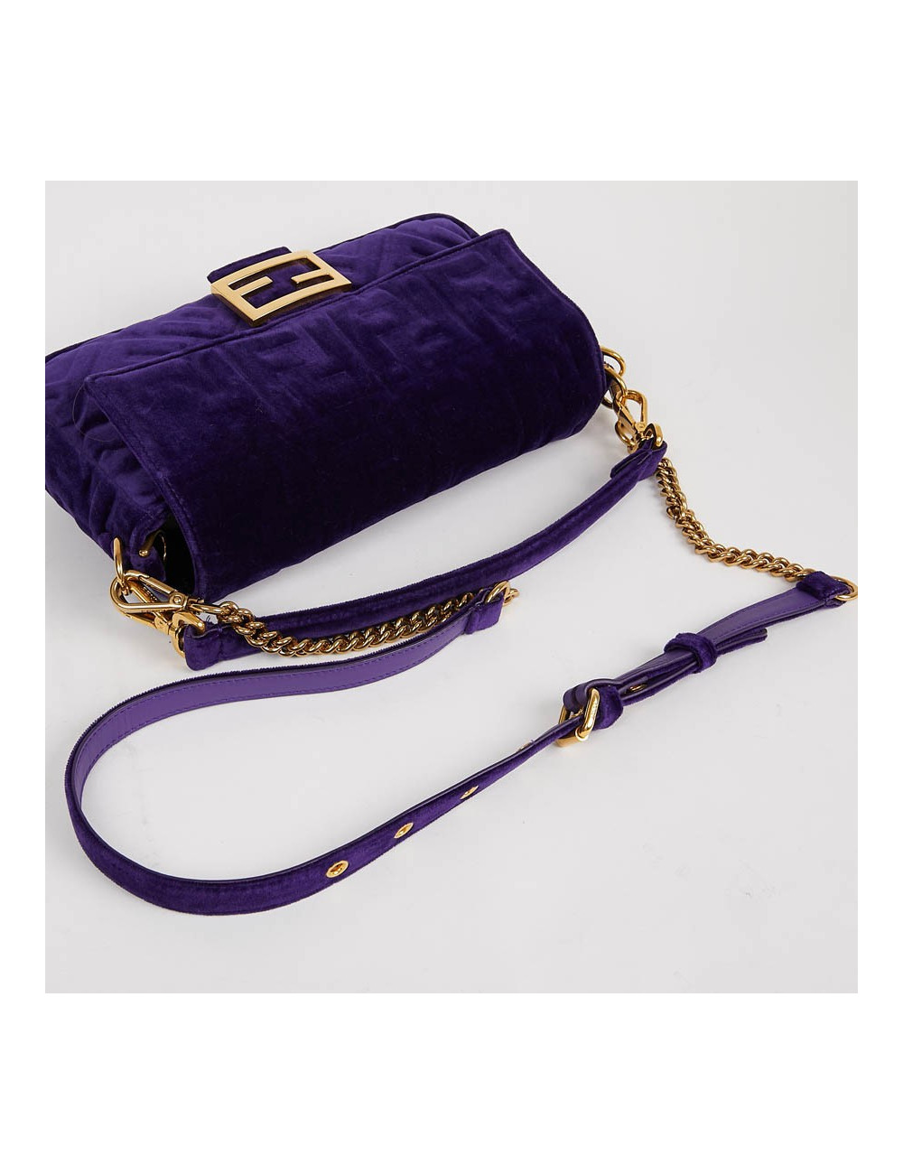 Baguette FENDI velours embossé