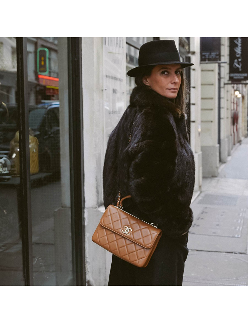 Sac CHANEL cuir matelassé marron