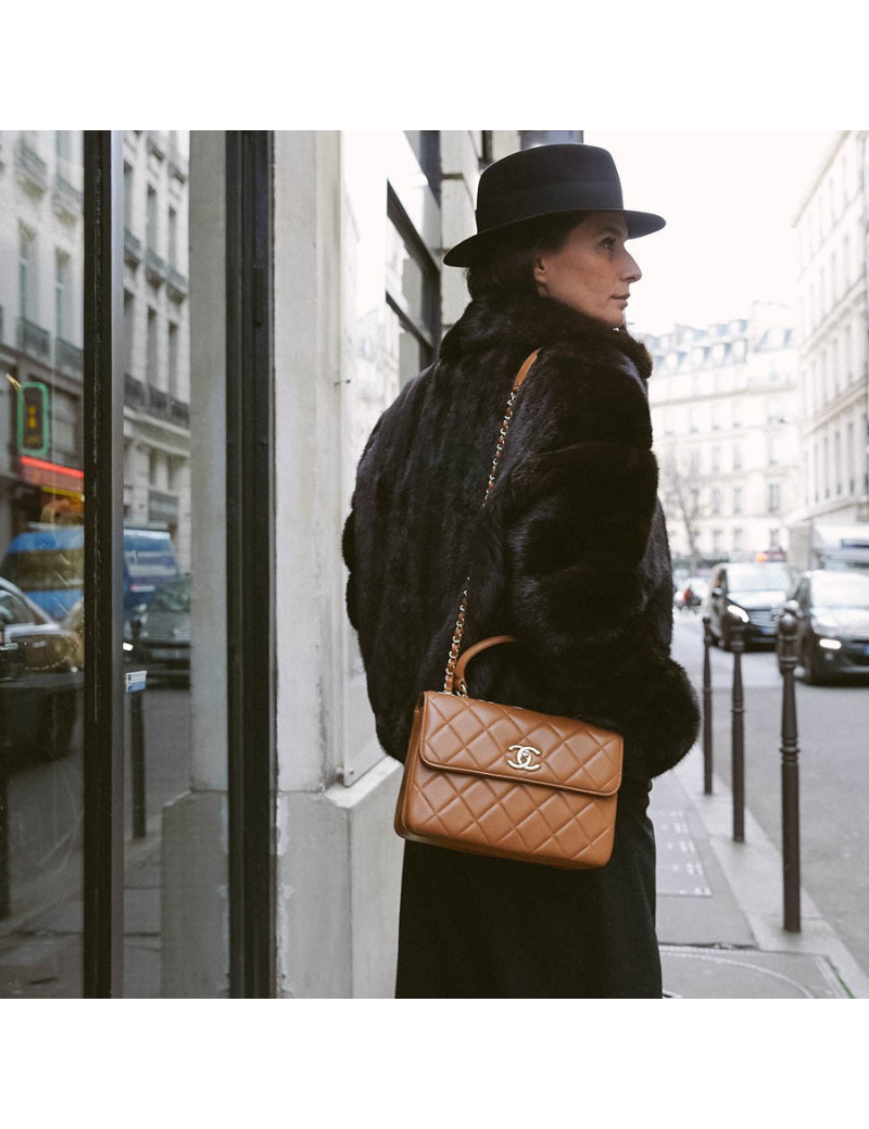 Sac CHANEL cuir matelassé marron