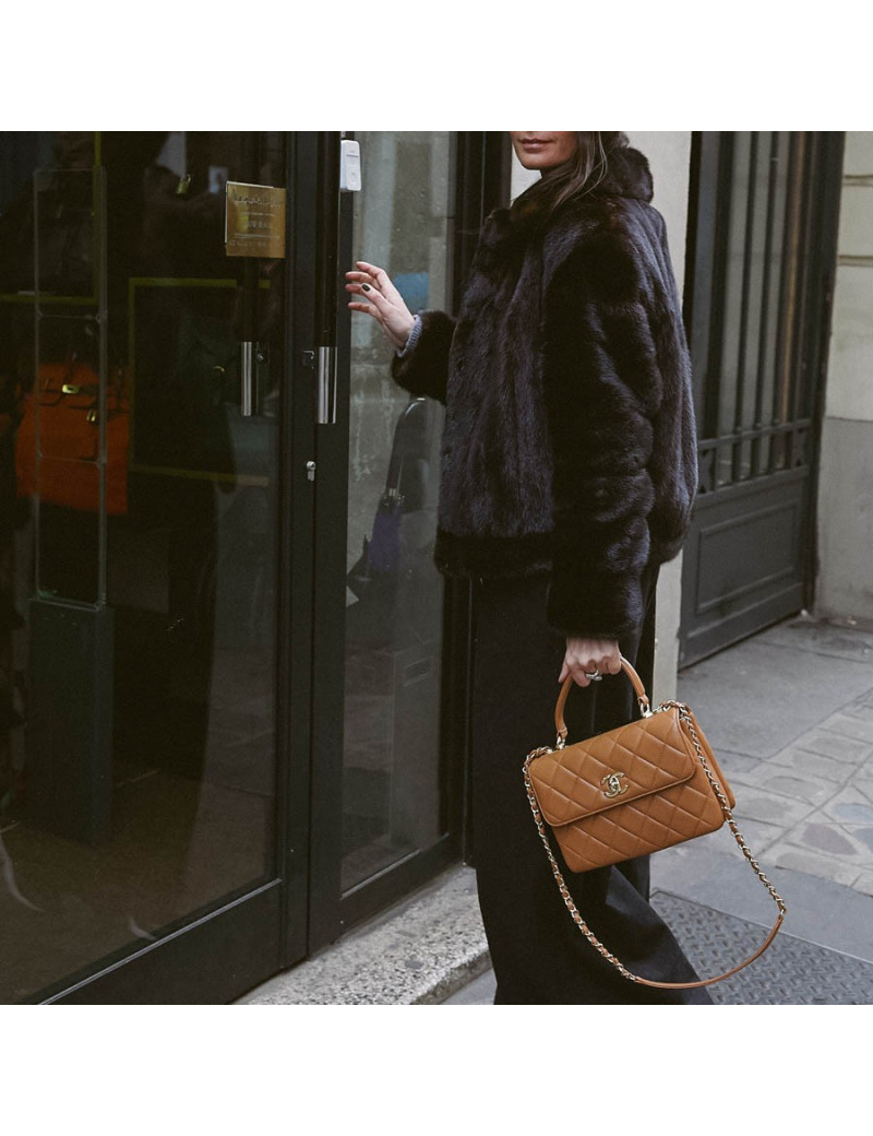 Sac CHANEL cuir matelassé marron