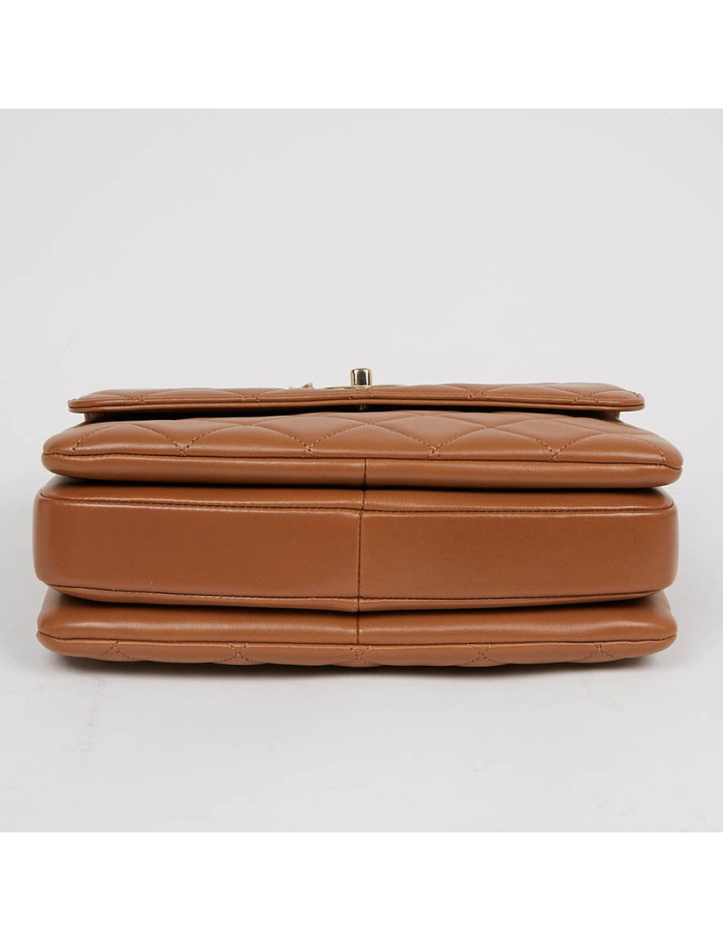 Sac CHANEL cuir matelassé marron