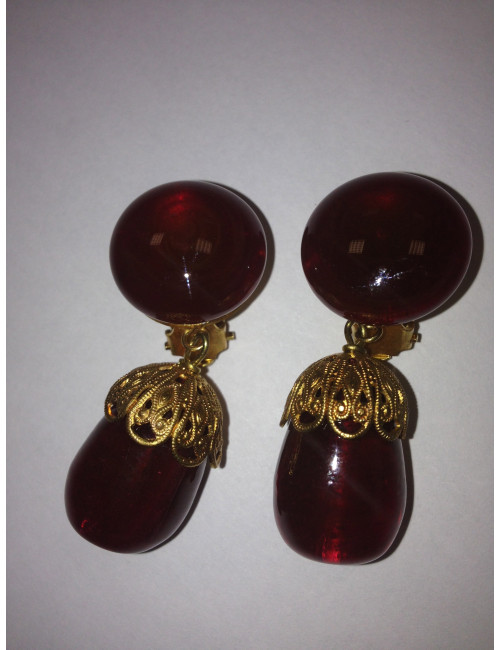 Clips d'oreilles MARGUERITE DE VALOIS en pâte de verre rubis et métal doré
