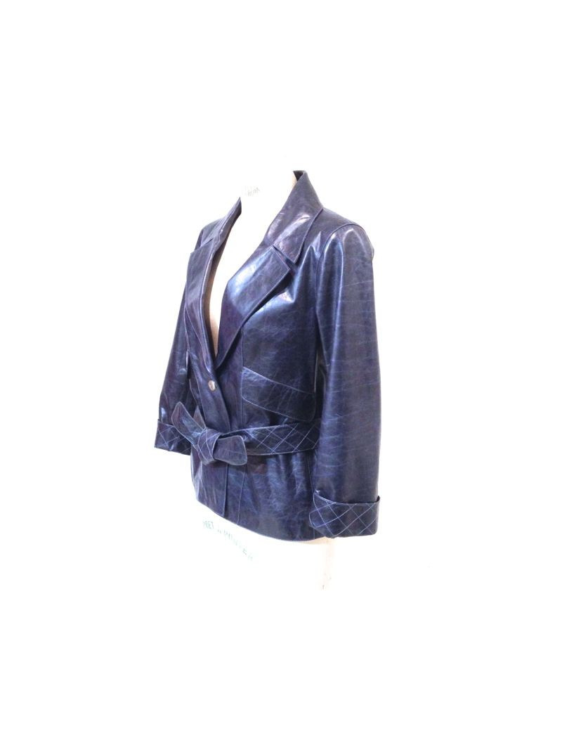 Veste CHANEL en cuir de veau bleu délavé avec ceinture