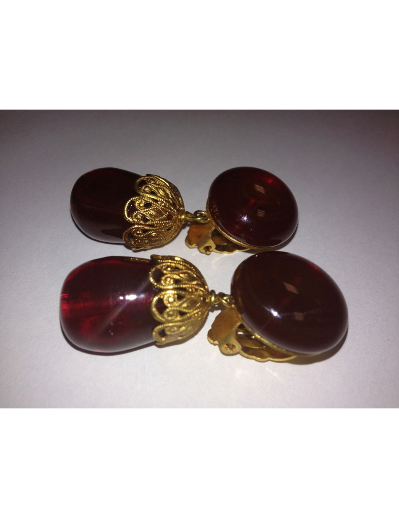 Clips d'oreilles MARGUERITE DE VALOIS en pâte de verre rubis et métal doré