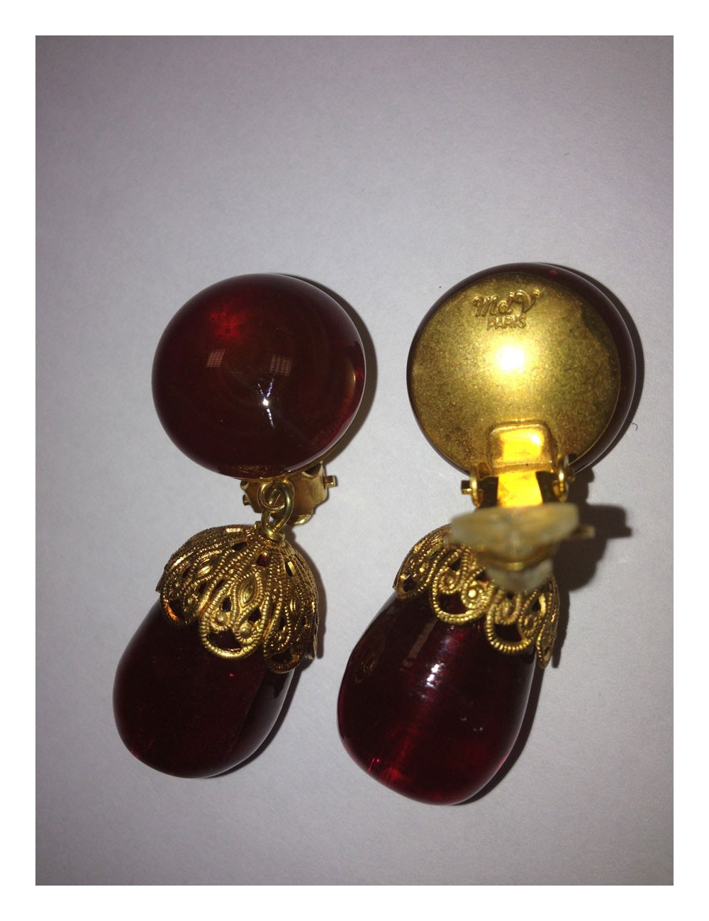 Clips d'oreilles MARGUERITE DE VALOIS en pâte de verre rubis et métal doré