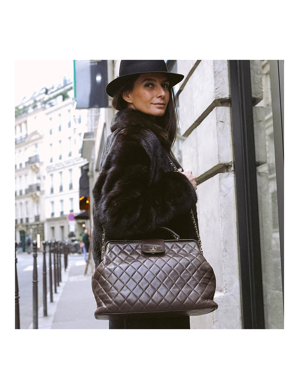 Malette CHANEL cuir matelassé marron Vintage