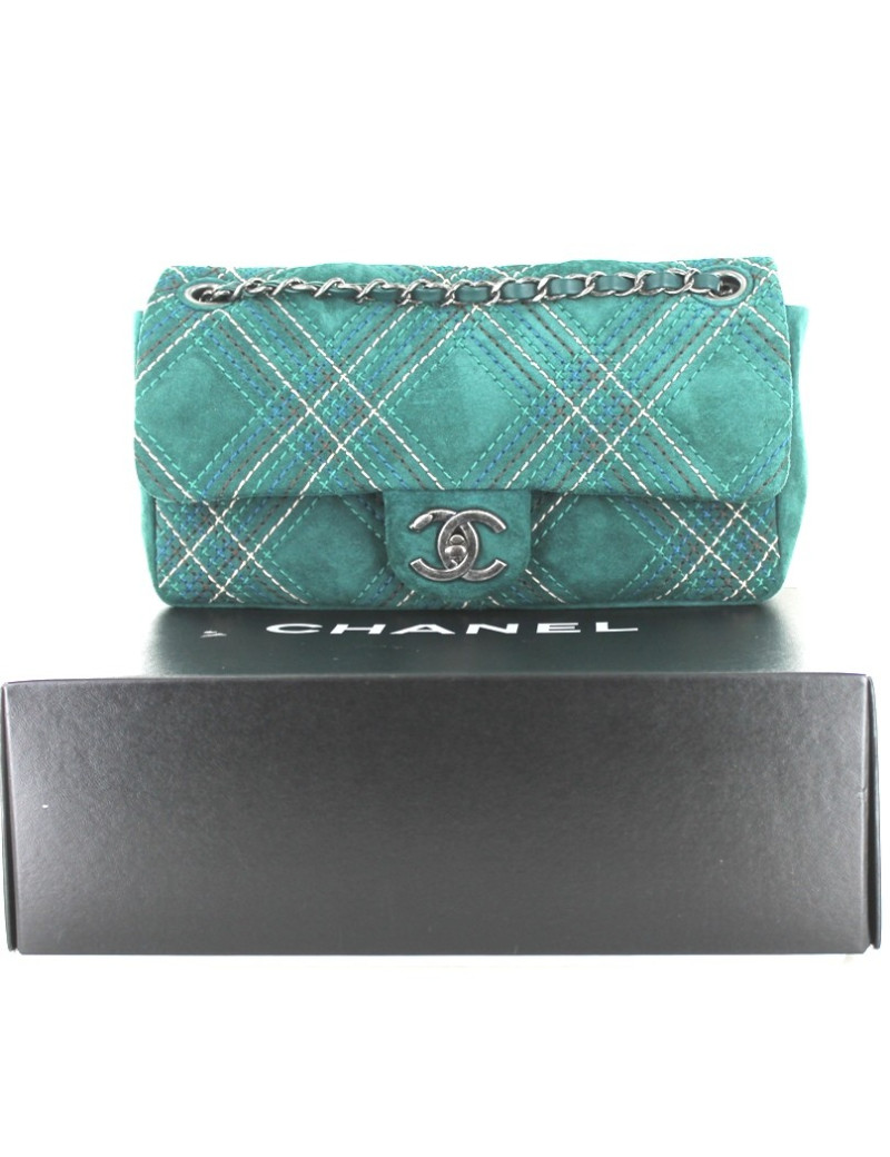 Sac CHANEL timeless en veau velours vert 