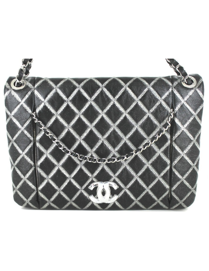 Sac CHANEL en cuir 