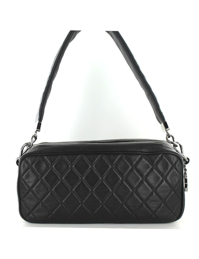 Sac CHANEL en cuir d'agneau noir matelassé 