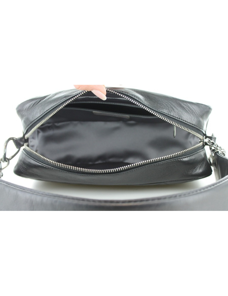 Sac CHANEL en cuir d'agneau noir matelassé 