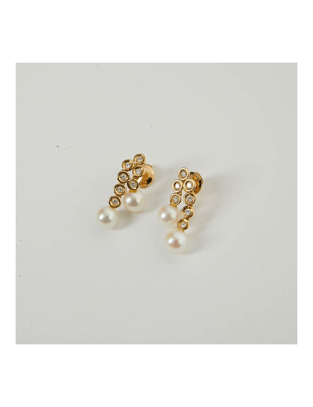 Boucles d'oreille POIRAY or perles et brillants