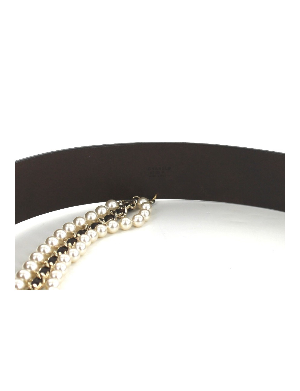Ceinture CHANEL en cuir noir et perles blanches
