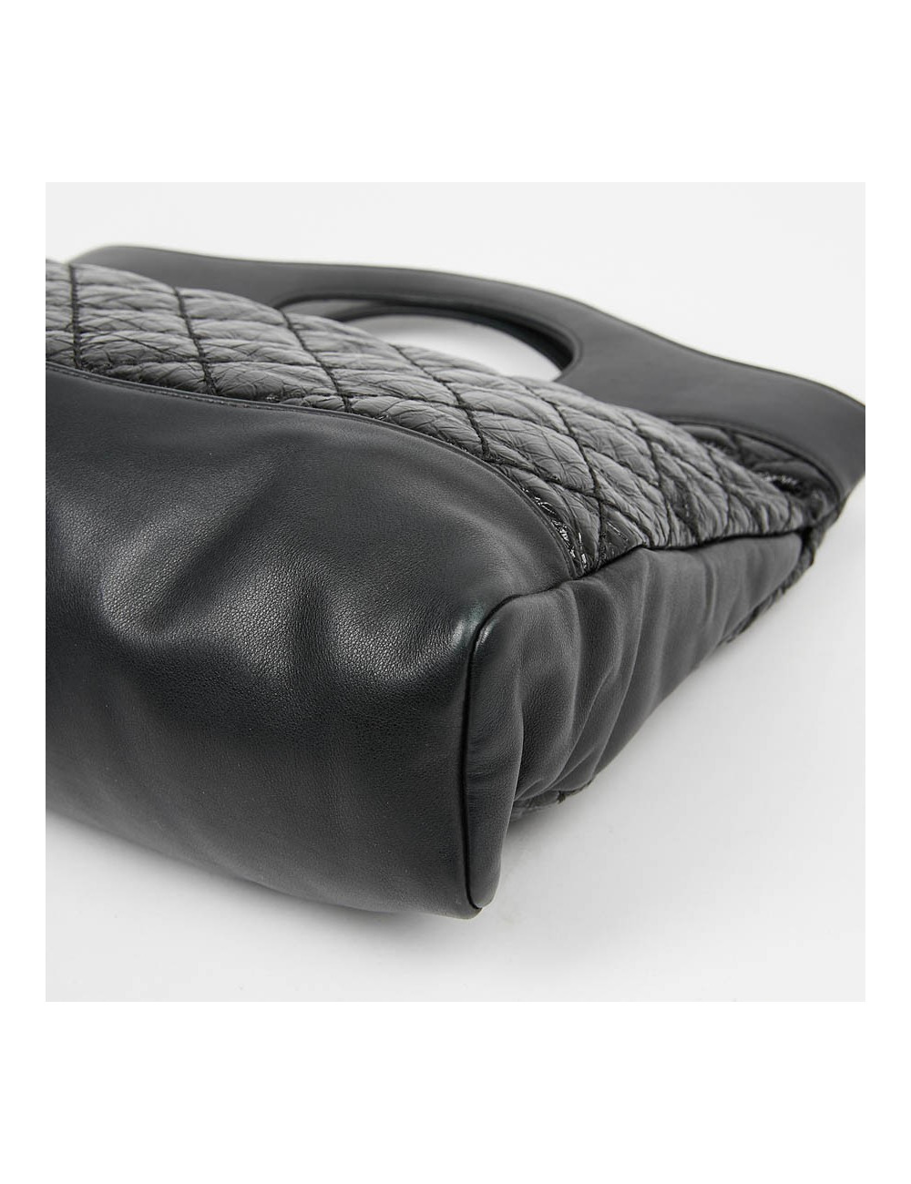 Grand cabas CHANEL 31 cuir froissé noir