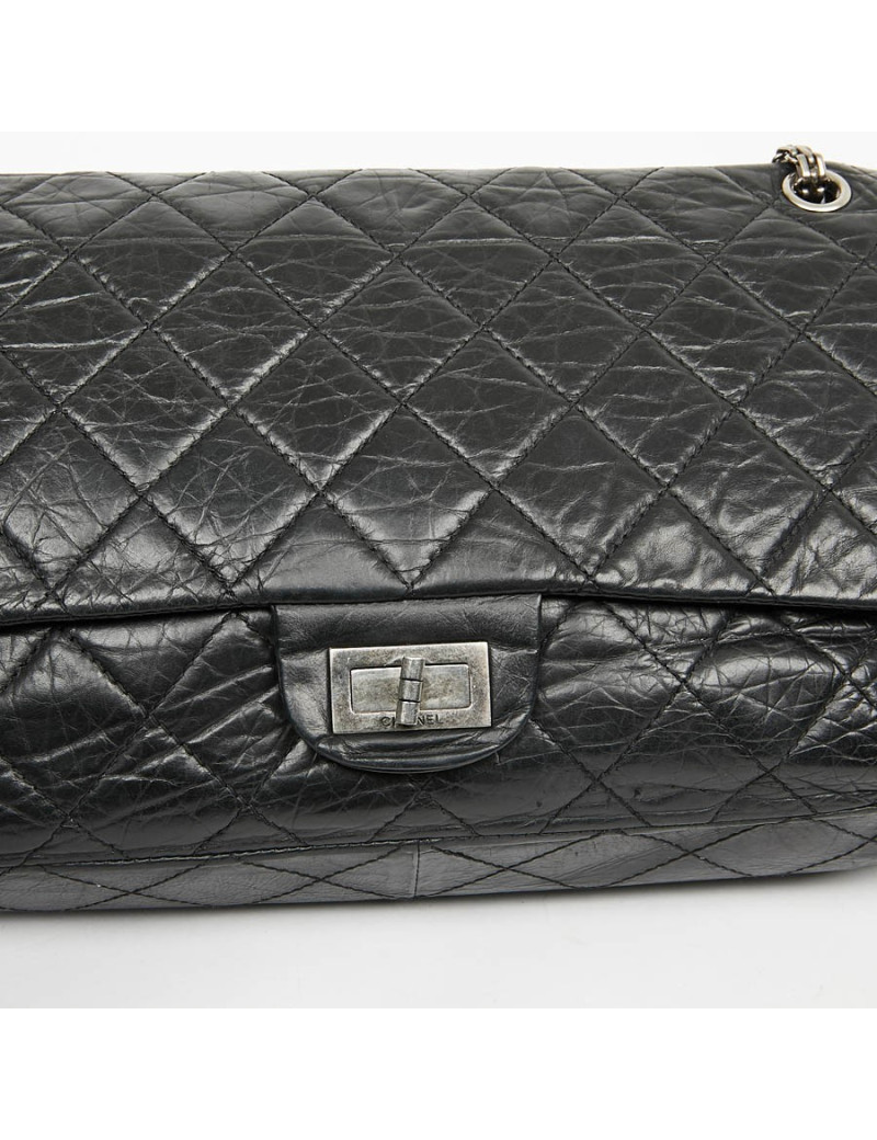 2.55 GM CHANEL cuir verni noir vieilli
