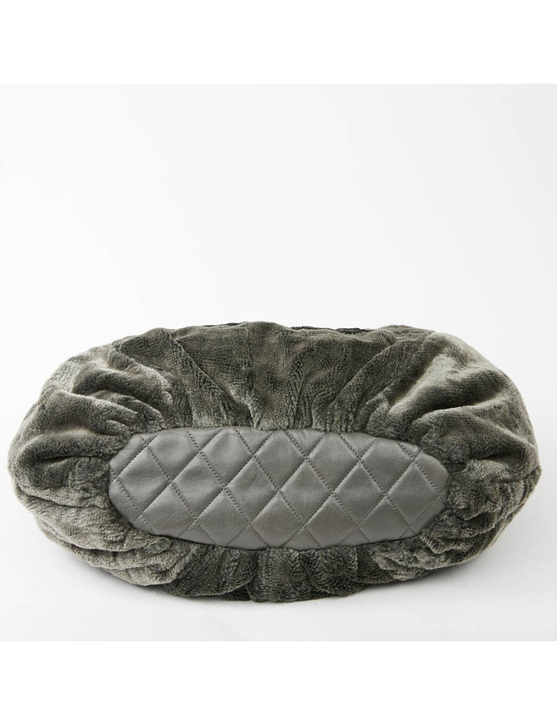 Besace CHANEL velours de soie gris