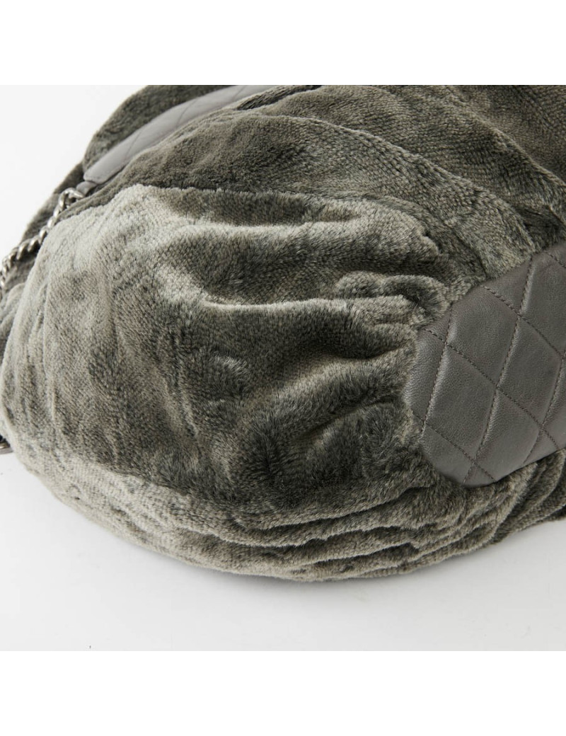 Besace CHANEL velours de soie gris