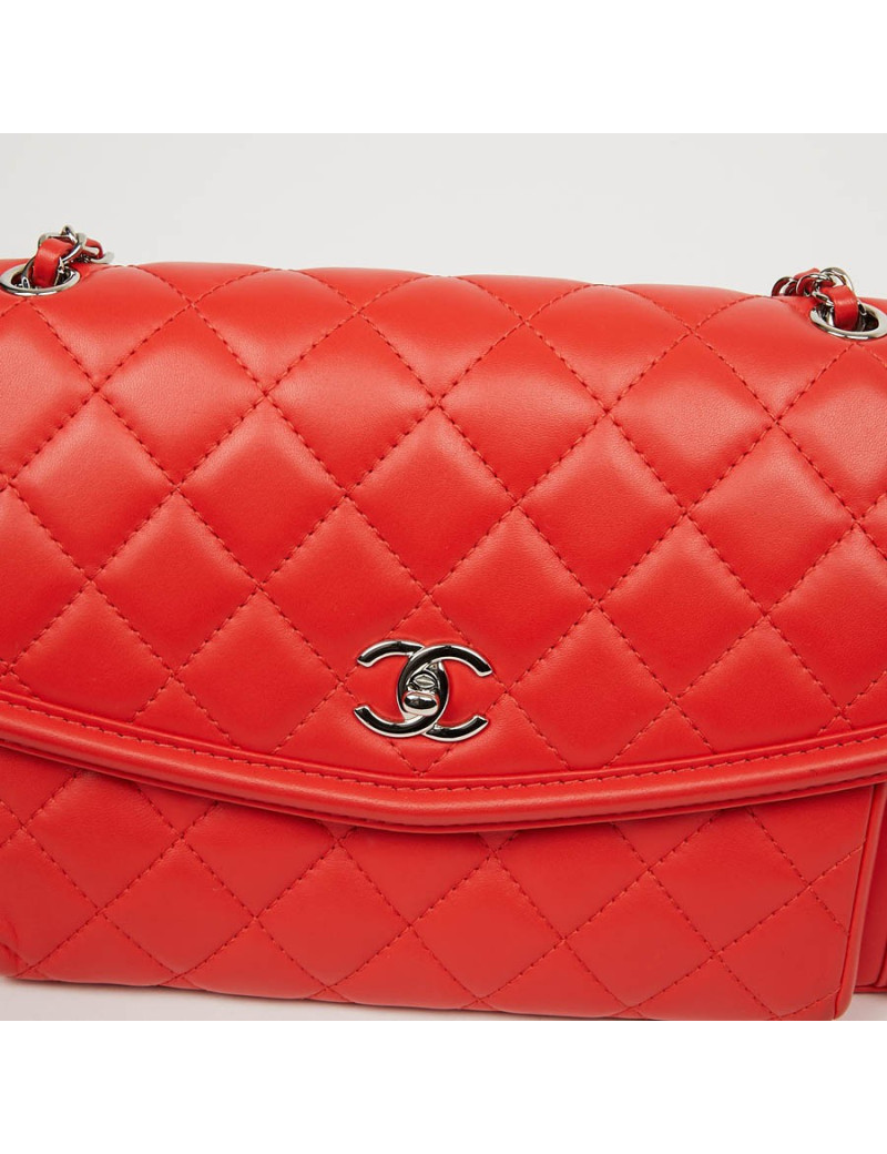 Sac CHANEL rouge cuir lisse