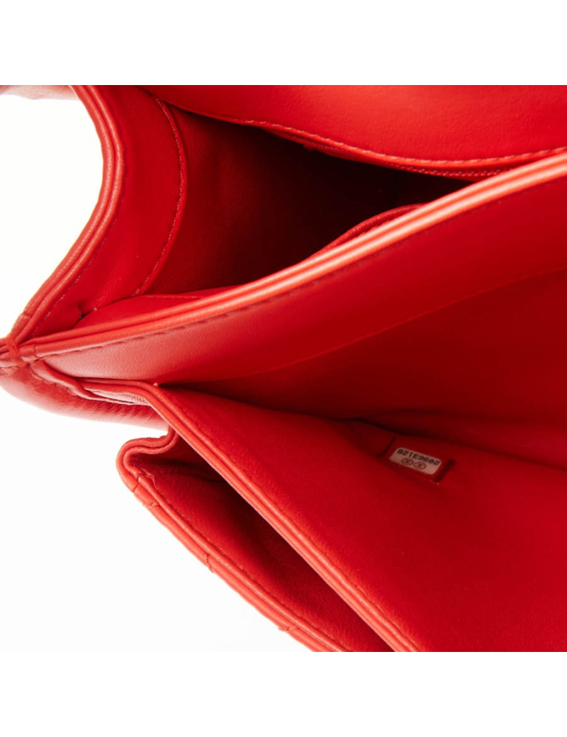 Sac CHANEL rouge cuir lisse