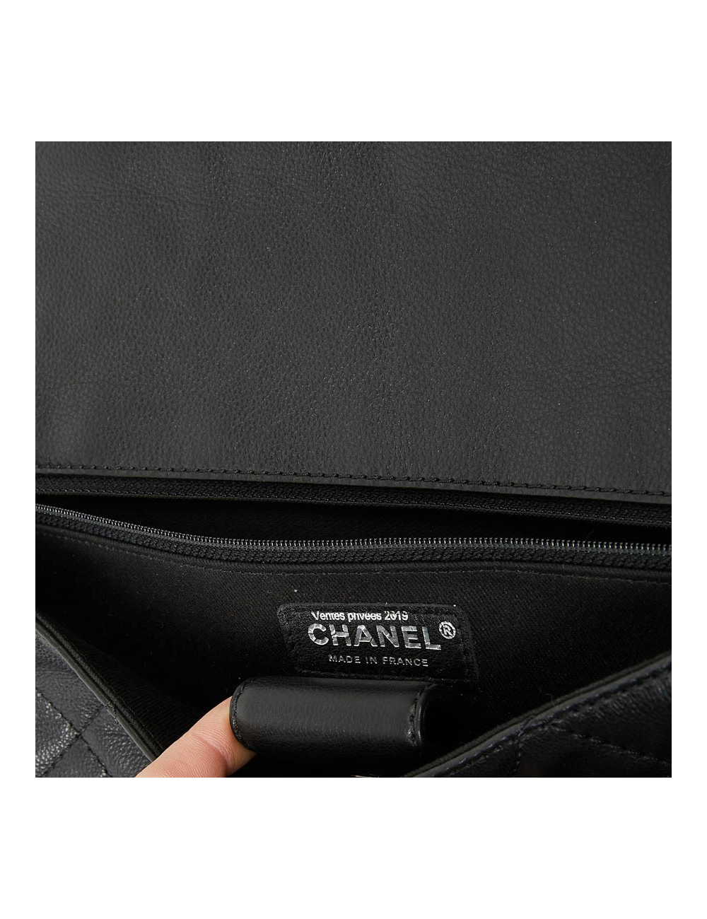 Sacoche CHANEL cuir caviar souple noir