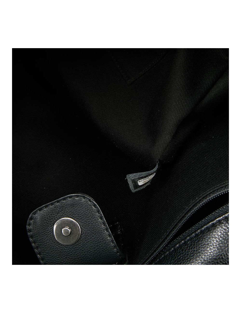 Sacoche CHANEL cuir caviar souple noir